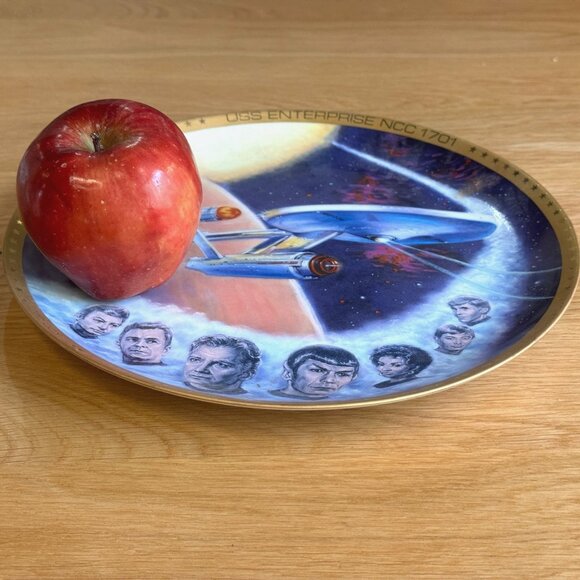 Star Trek USS Enterprise NCC1701 Commemorative Collector Plate - Picture 4 of 12